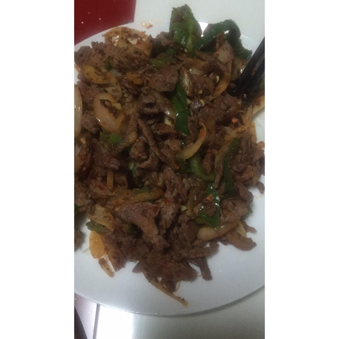 孜然牛肉炒青椒