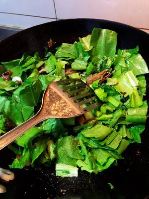 家常菜豆豉鲮鱼油麦菜的做法 步骤5