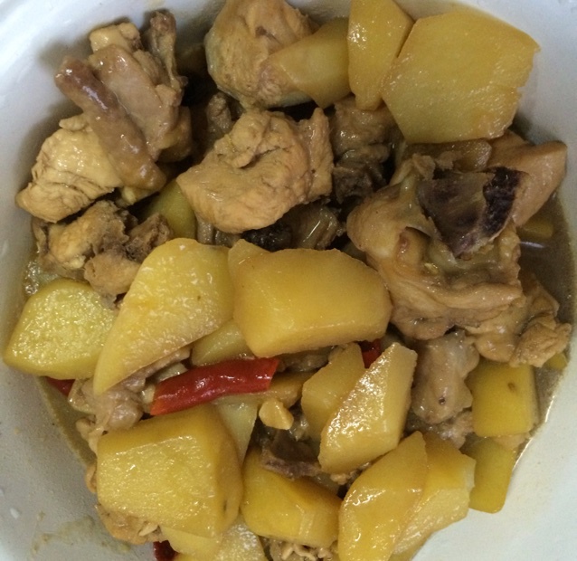 土豆炖鸡块