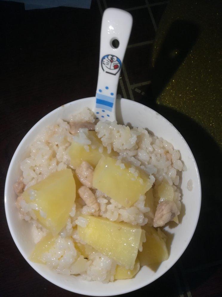 土豆焖饭