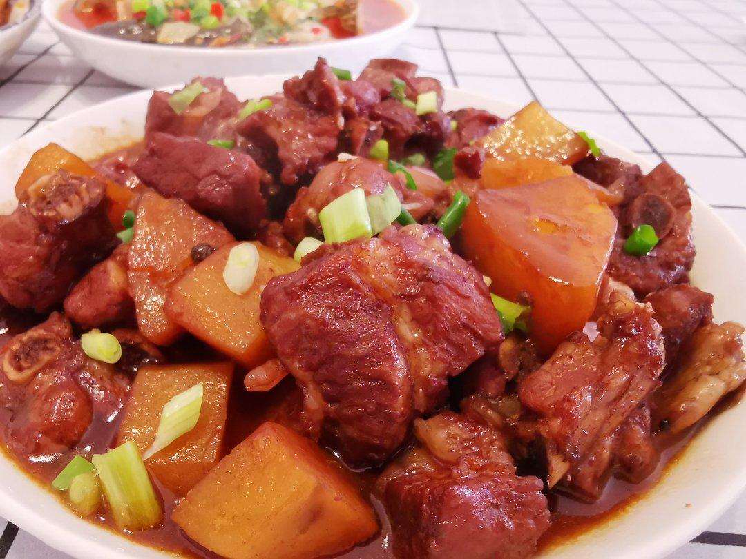 土豆烧排骨