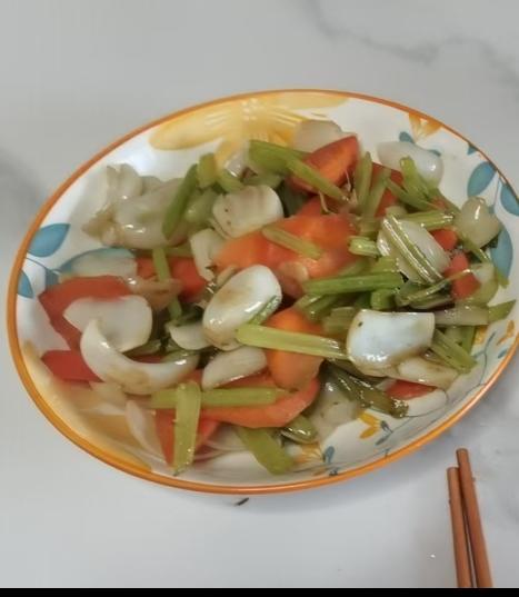 香芹胡萝卜炒鲜百合