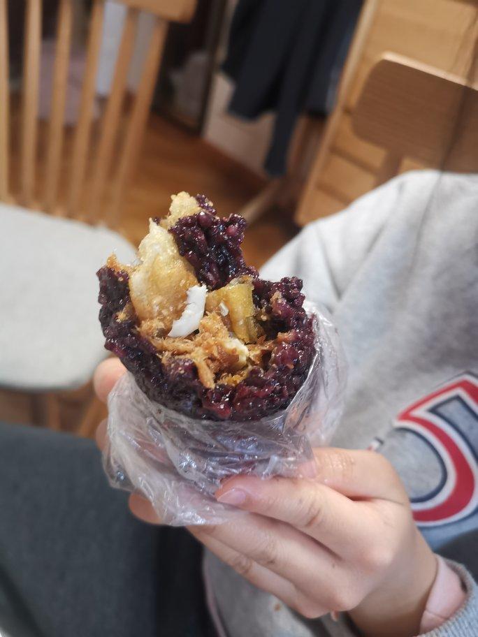 黑米粢饭团