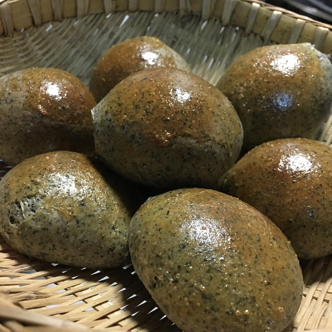 黑芝麻小圆面包
