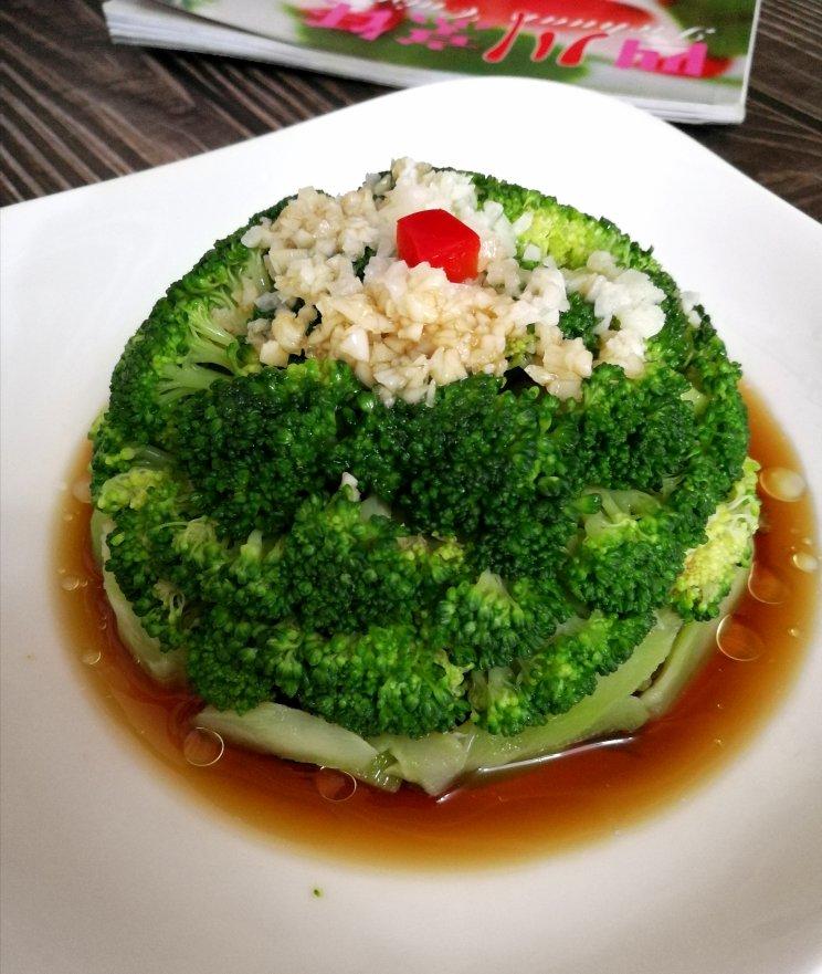 tj隆哥做的蒜茸凉拌西兰花