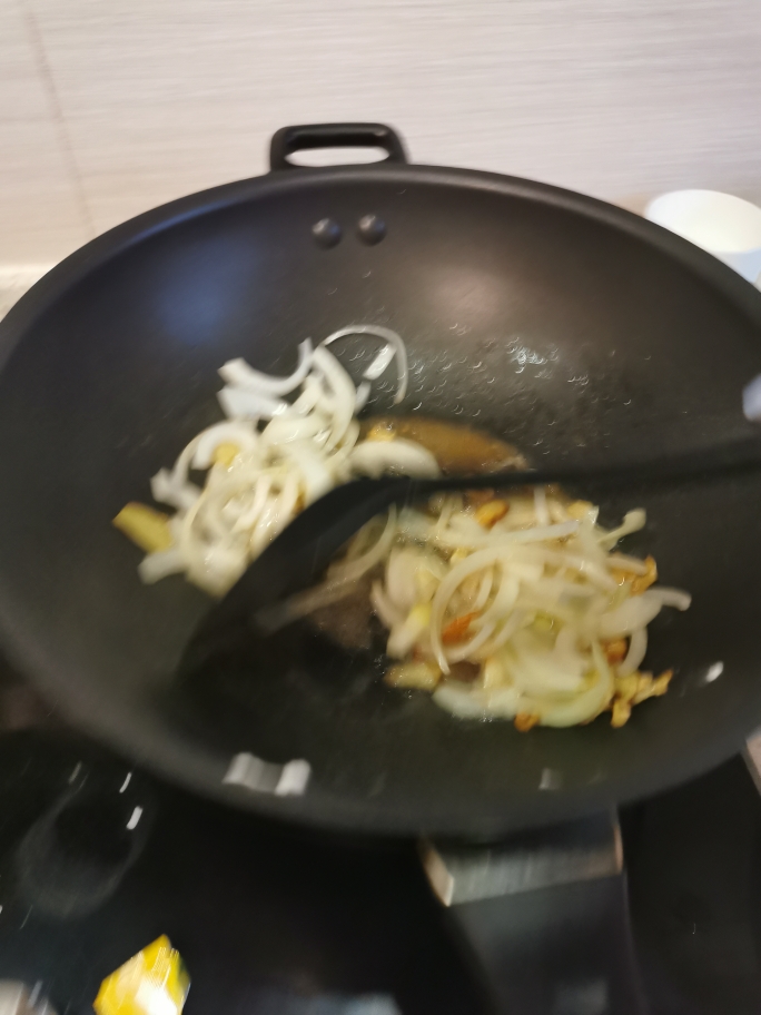 泰式黄咖喱炒蟹的做法 步骤6
