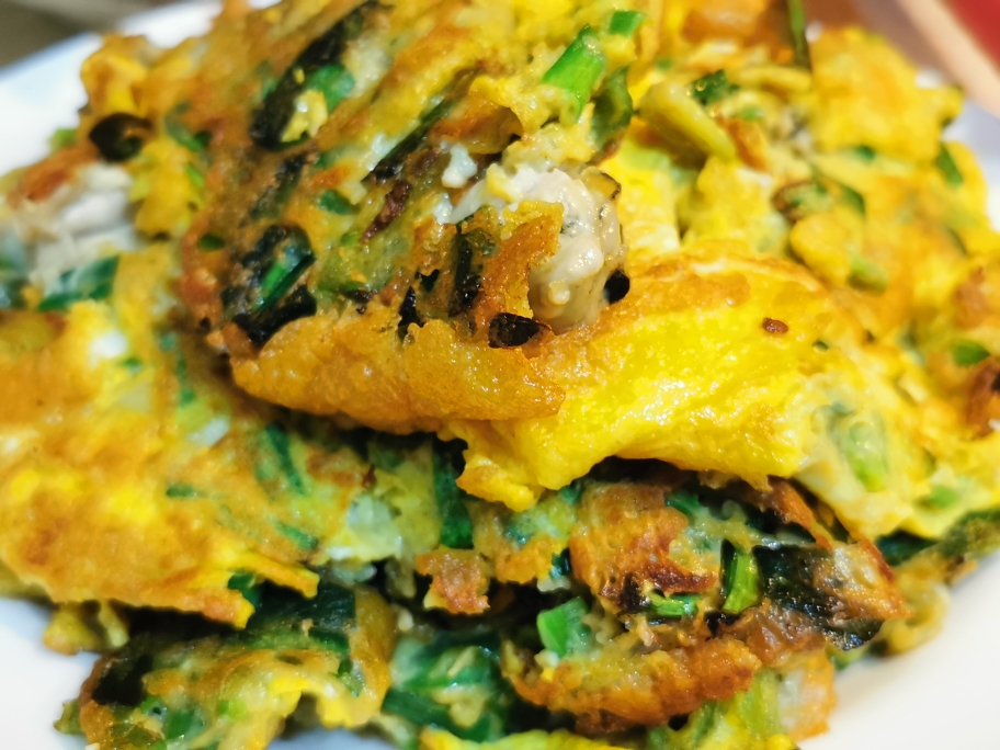牡蛎煎——独创青椒韭菜配菜，很好吃！的做法