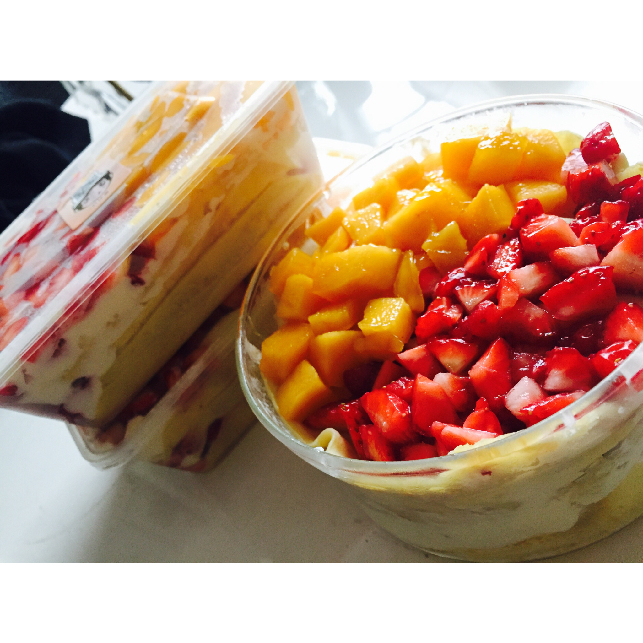 芒果草莓千层盒