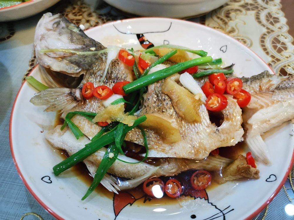 家庭版清蒸鲈鱼