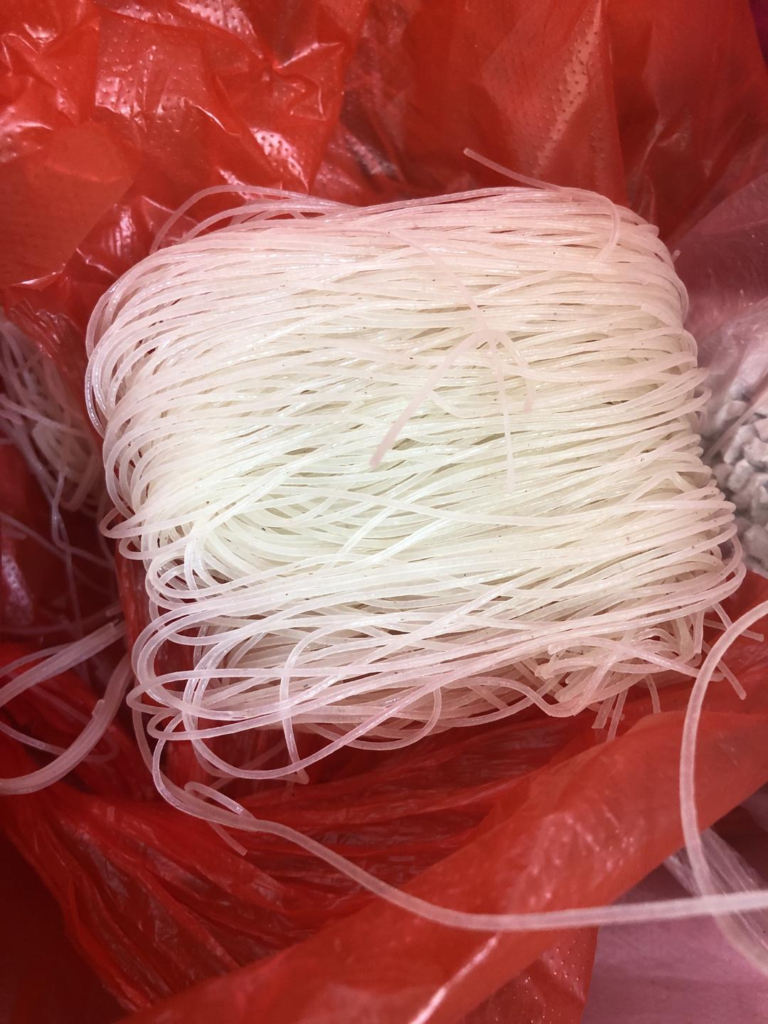 衡阳的拌米粉的做法 步骤1