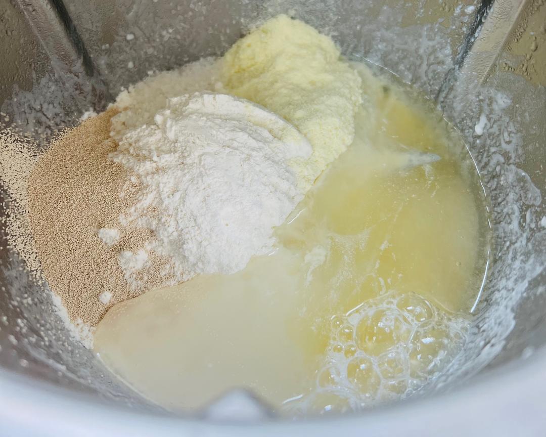 纯奶手撕吐司的做法 步骤1