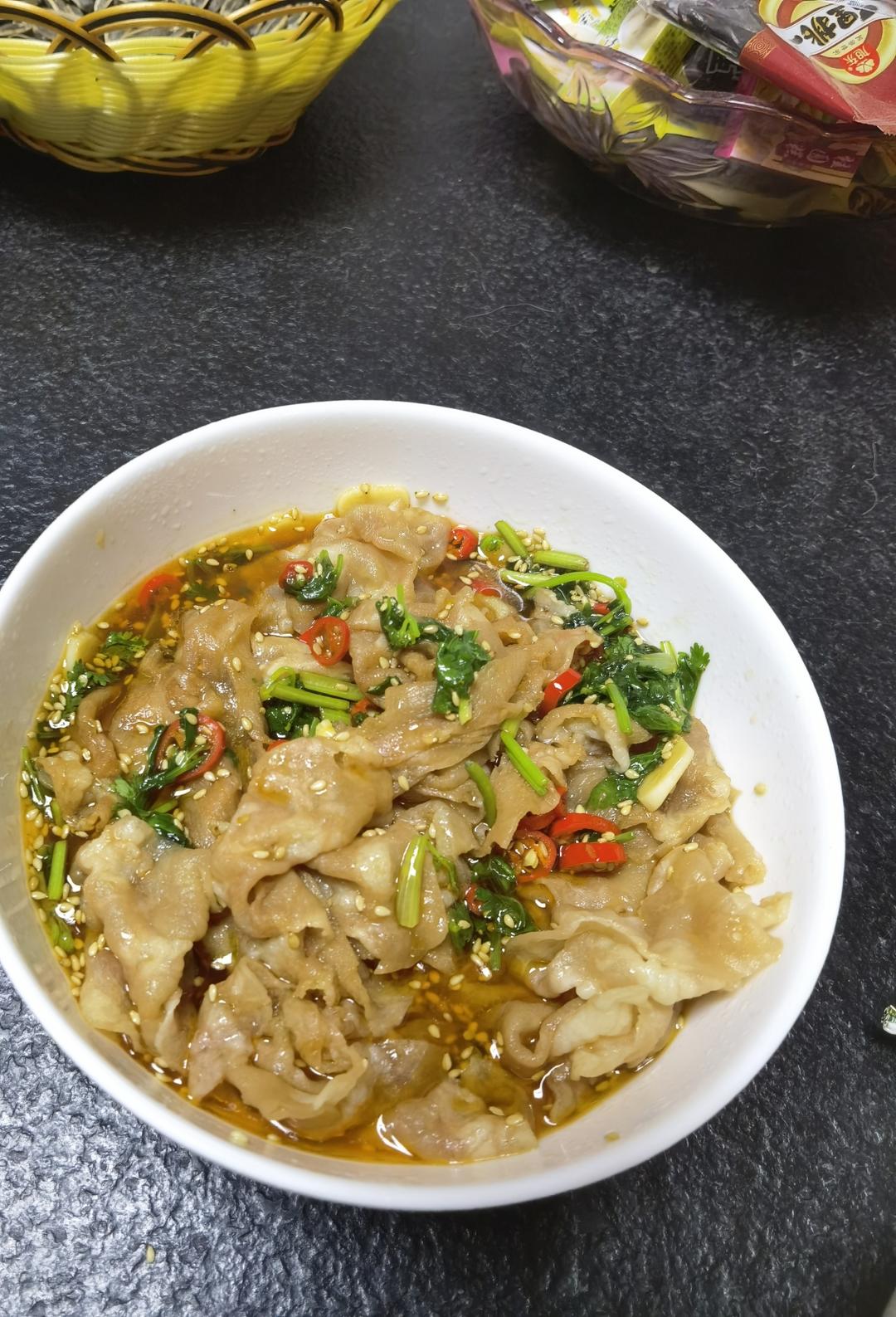凉拌肥牛卷