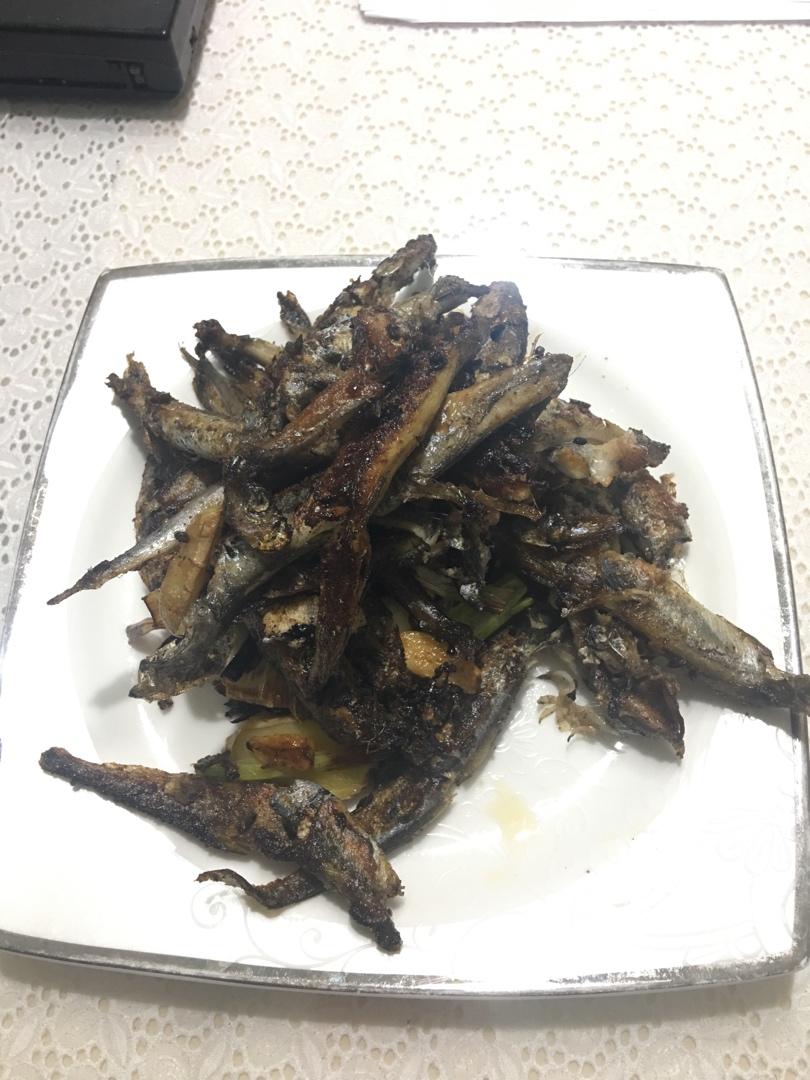 好吃到没朋友的深夜下酒小菜：避风塘多春鱼