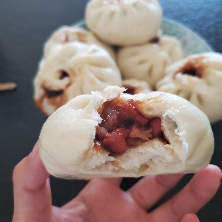 小兜兜宝贝做过云朵般松软爆浆蜜汁叉烧包第一次做叉