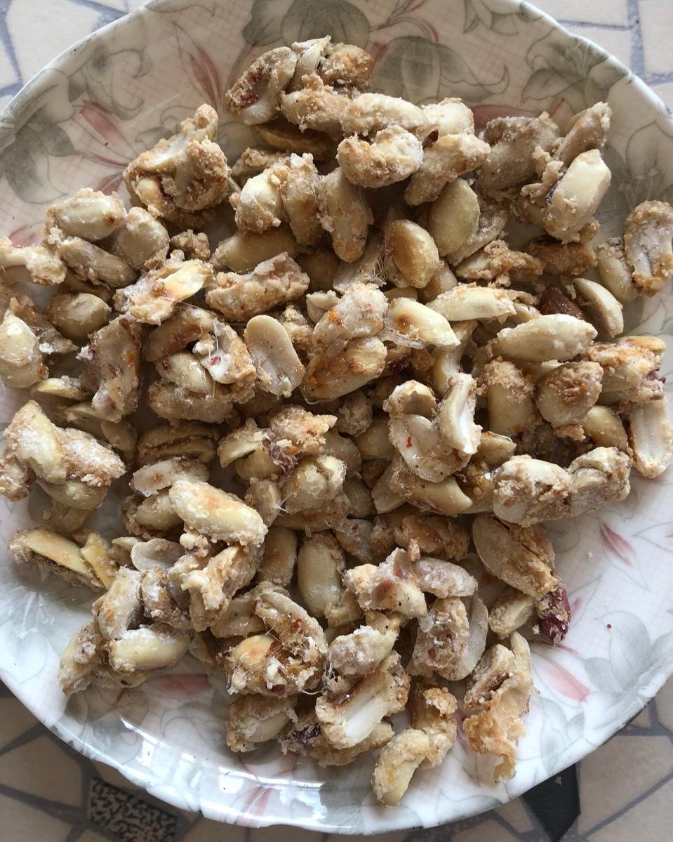 从小爱吃的零食，怪味花生。做起来其实很快手