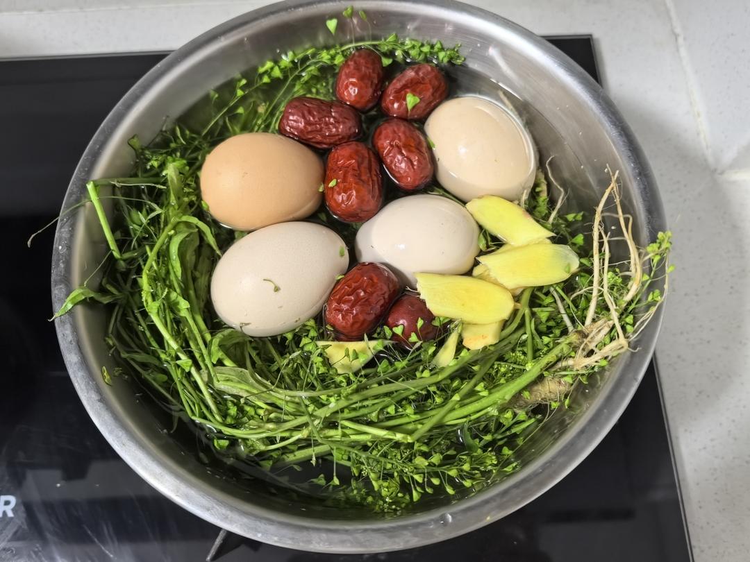 荠菜花煮鸡蛋（这天吃一年不头疼）