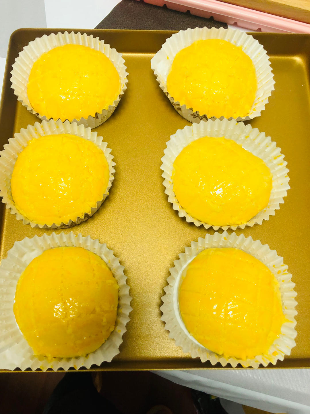 好吃到炸裂的港式菠萝包（附带制作酥皮的小视频）