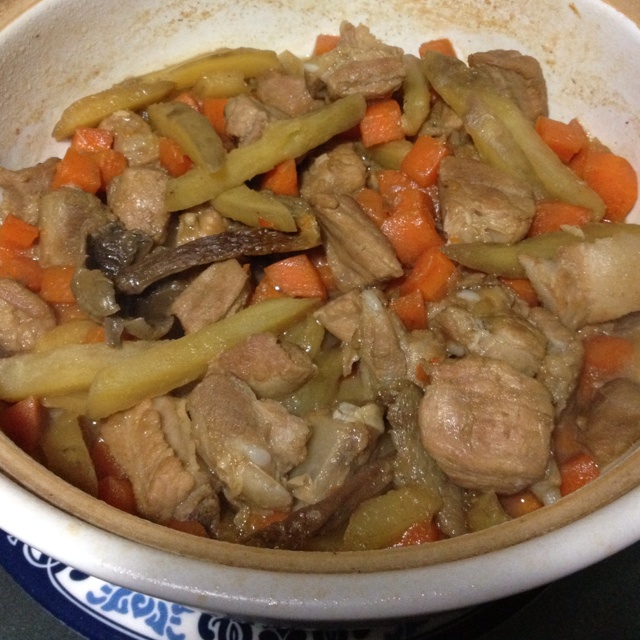 喷香排骨焖饭（爆好吃）