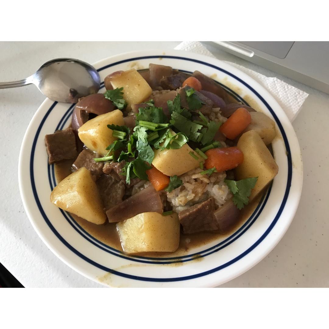 日式咖喱牛肉饭