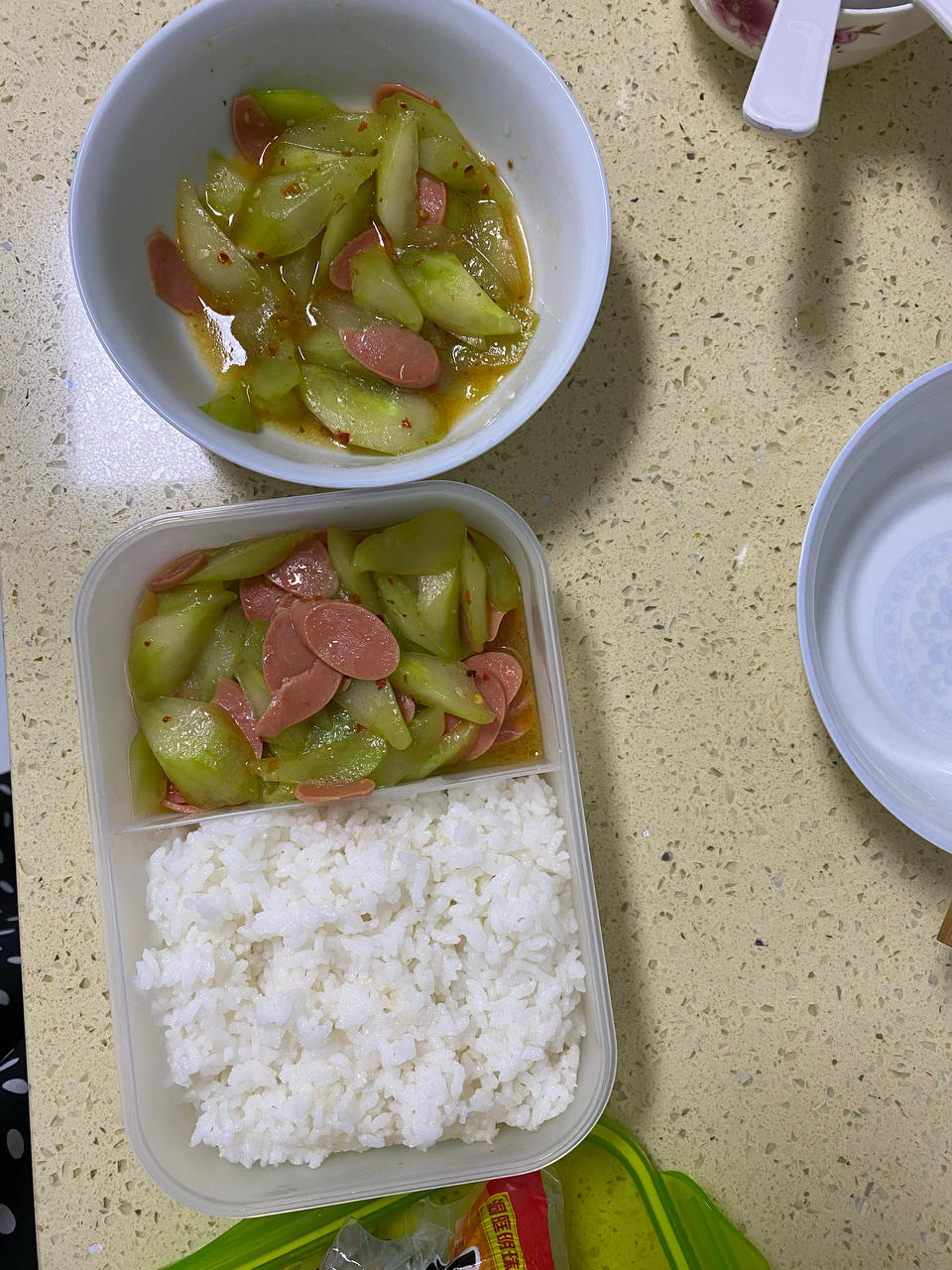 火腿肠炒黄瓜