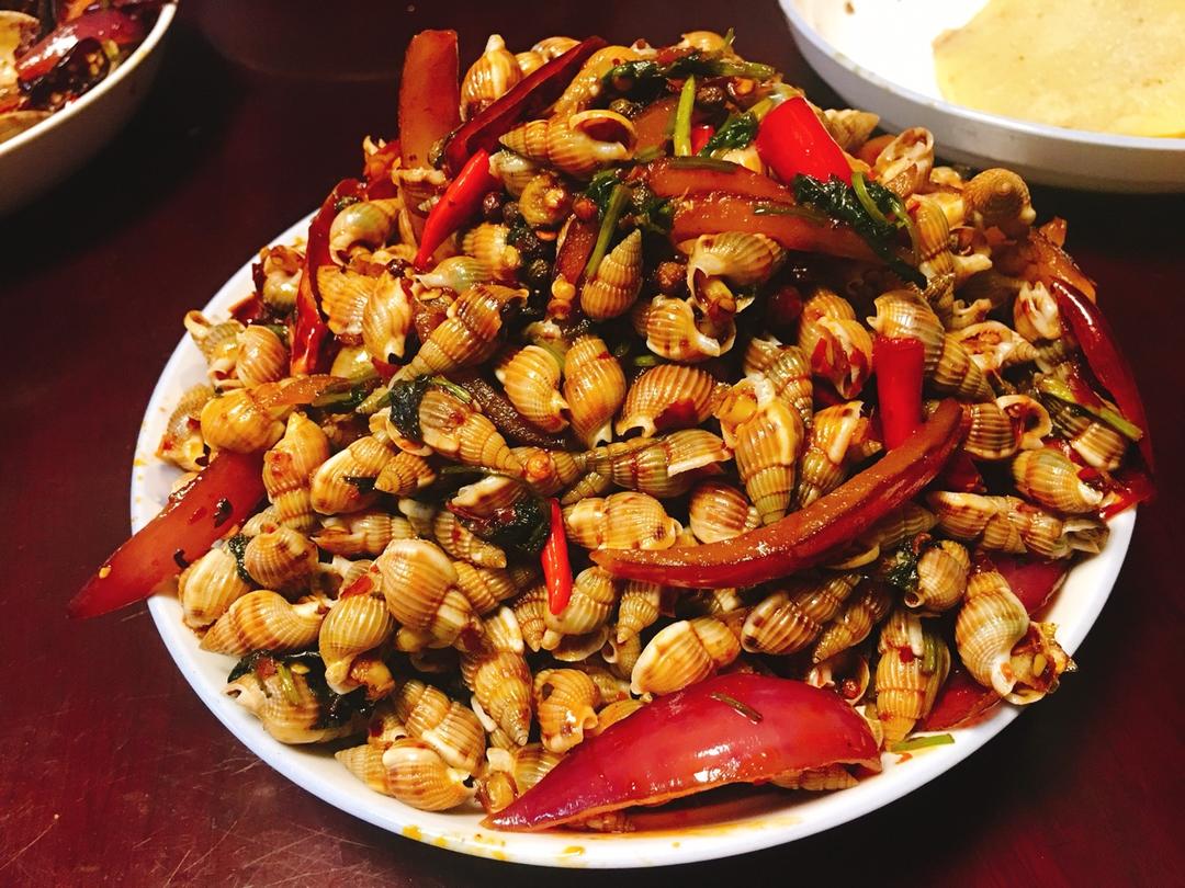 蛋蛋妈咪超人做的辣炒海螺丝