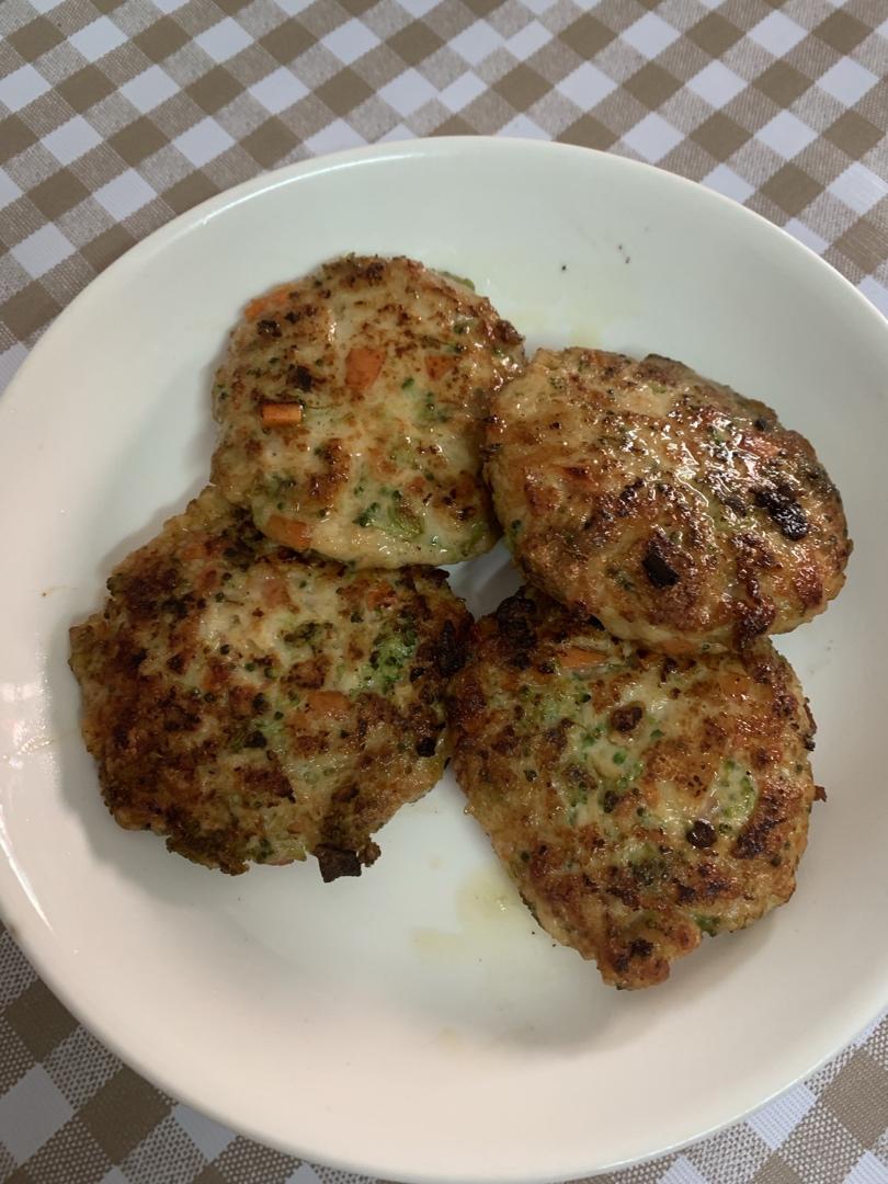 减肥餐：香煎鸡胸肉饼