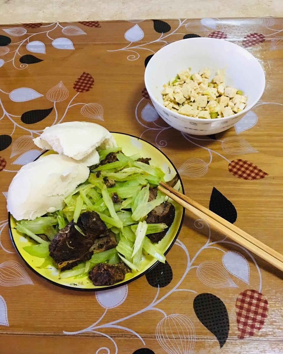 芹菜炒肉