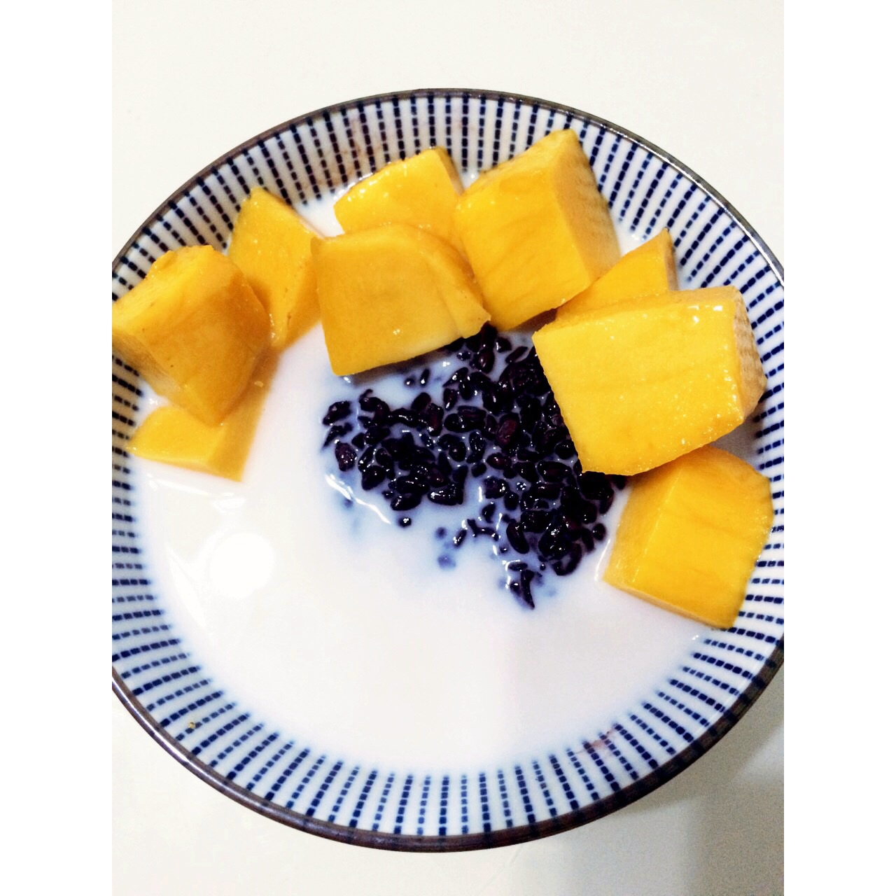 芒果黑米捞