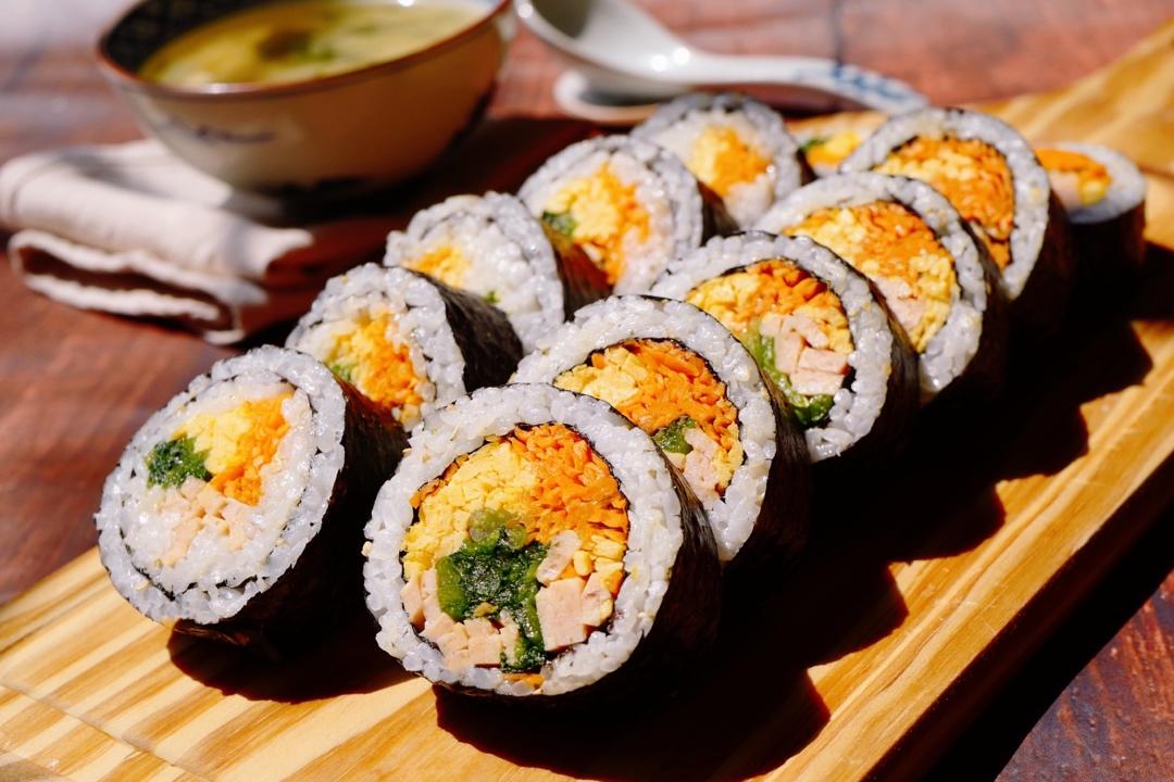 静若幽兰1632做的高颜值的紫菜包饭