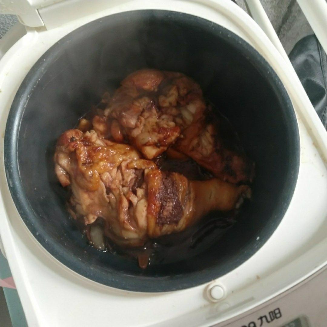 电饭锅酱鸡腿（出自微博：深夜放毒少女）