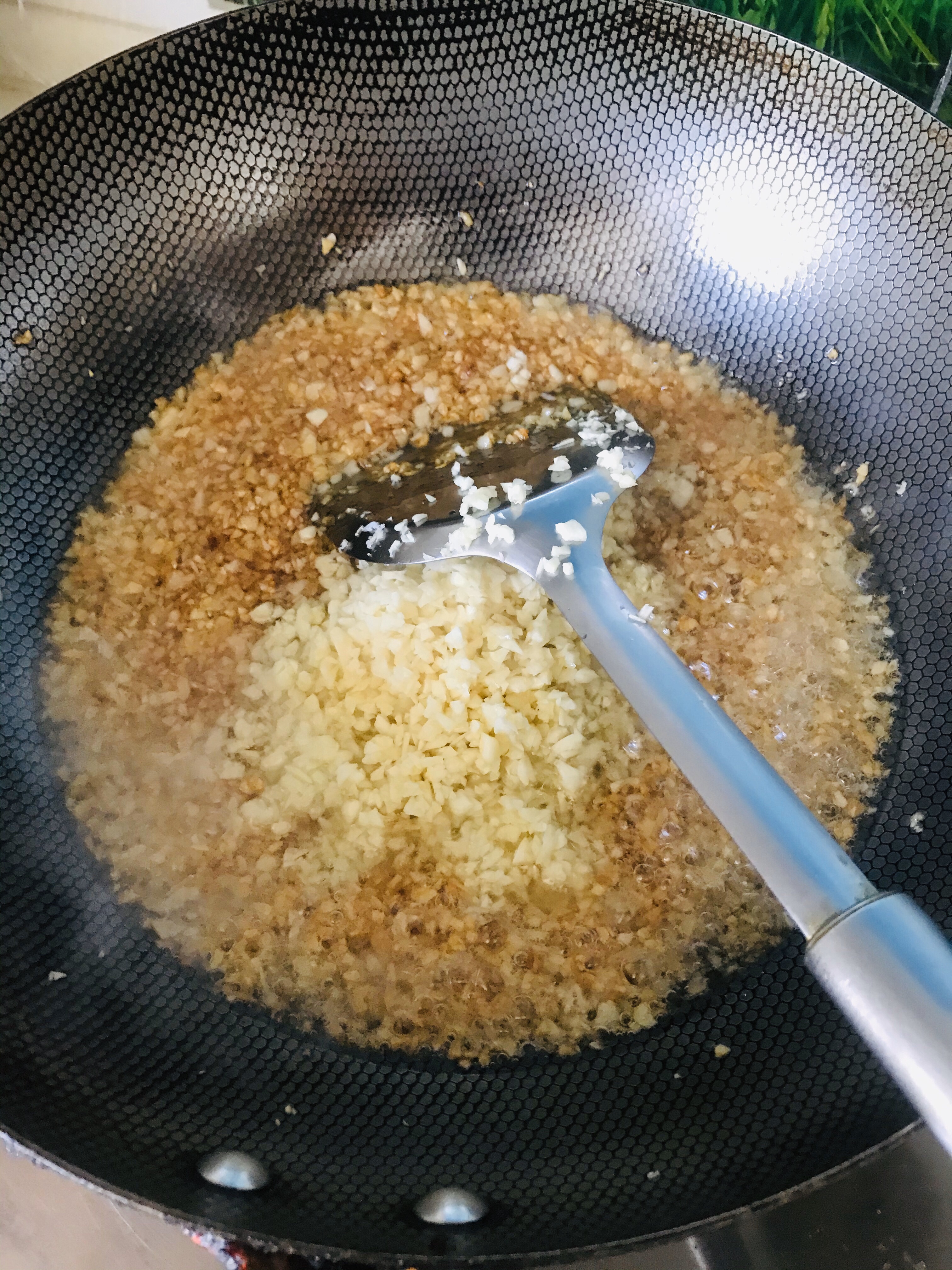适合煎炒蒸烤的蒜蓉酱的做法 步骤5