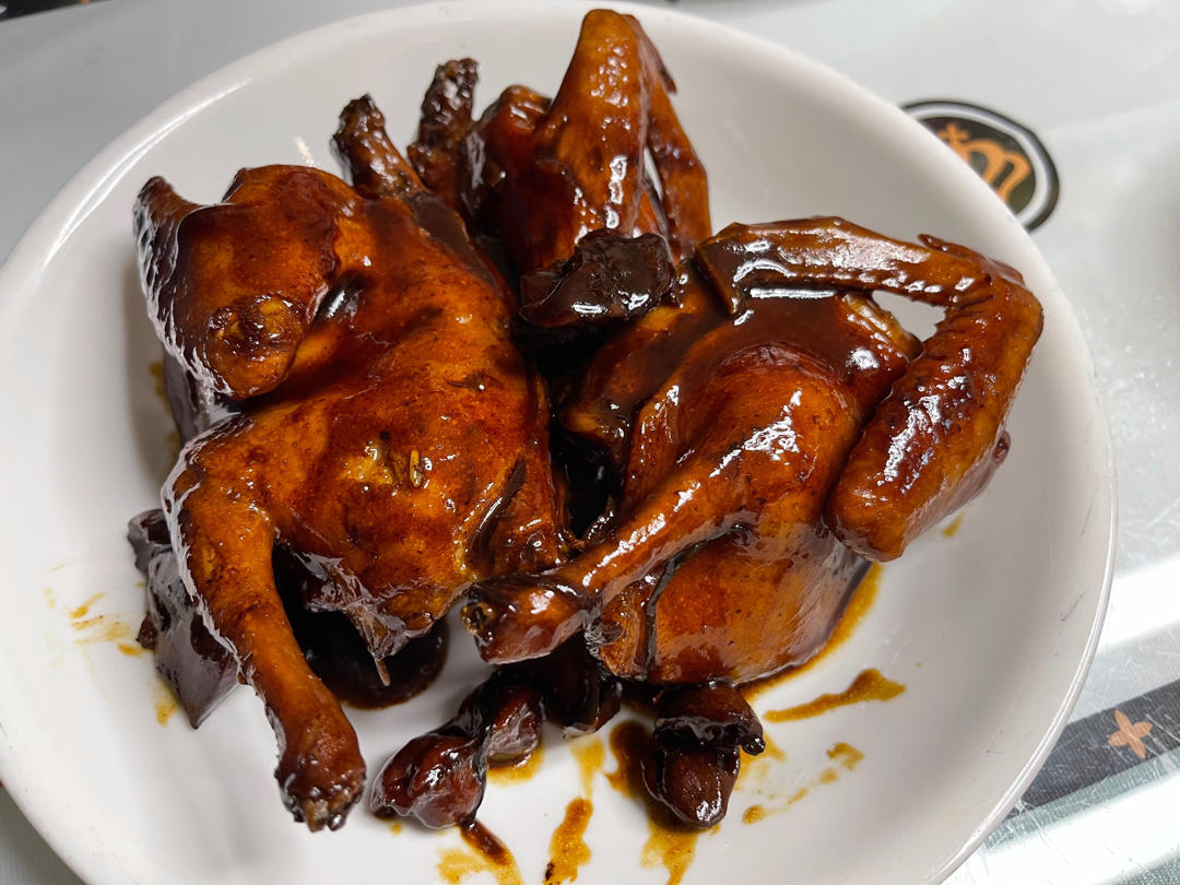 广东名菜-豉油王乳鸽
