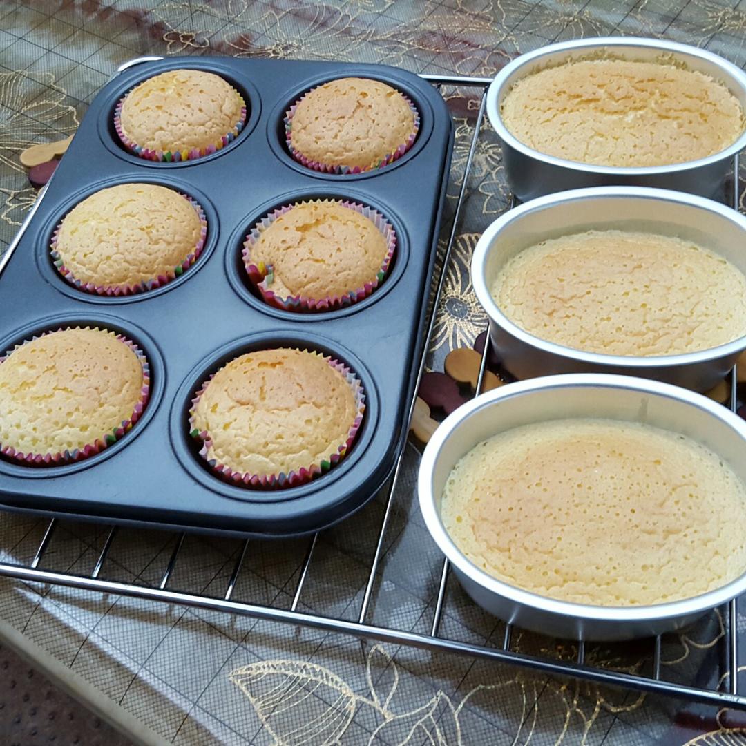 消耗淡奶油之作——淡奶油小蛋糕