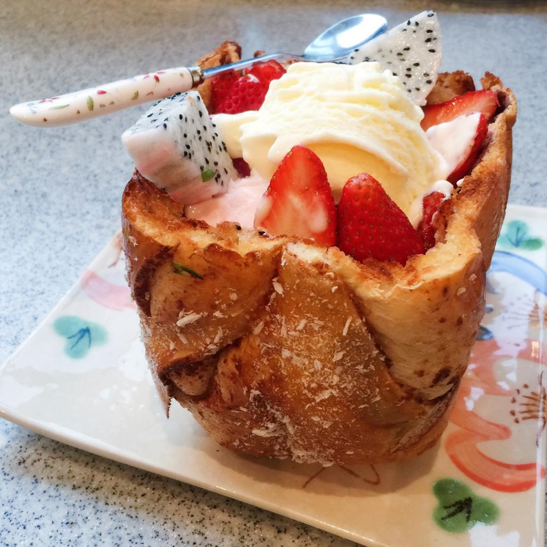 蜂蜜厚多士配冰淇淋