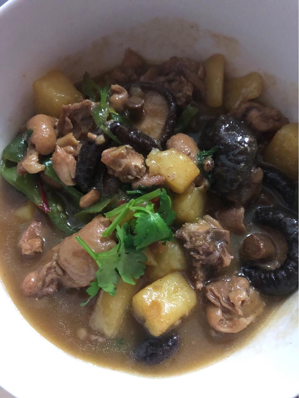土豆香菇炖鸡腿