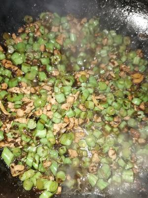 家常版榄菜肉碎四季豆的做法 步骤8