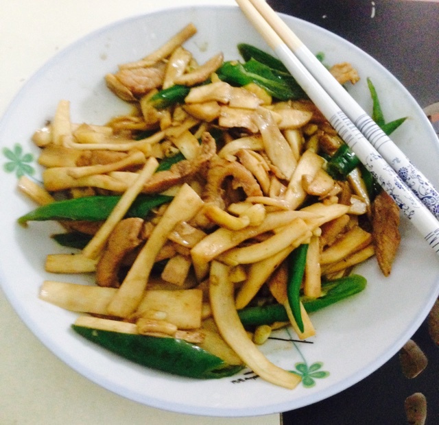杏鲍菇炒肉丝