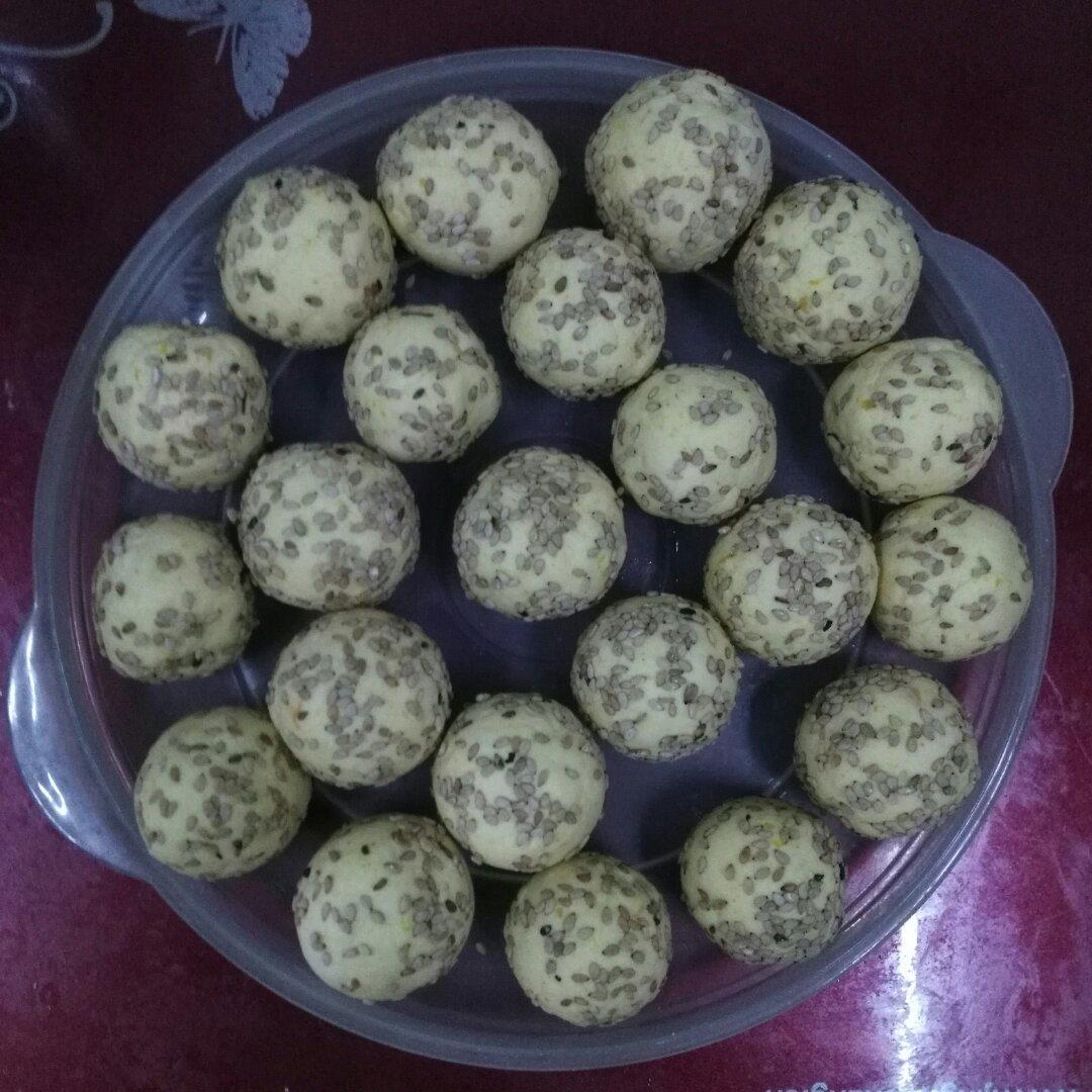 黄金球之一（南瓜芝麻球）
