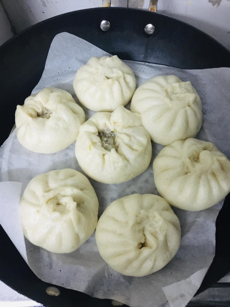 松软多汁的肉包子