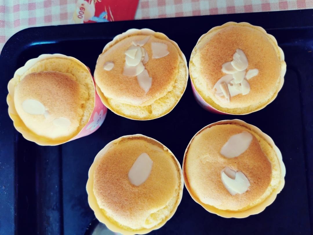 纸杯蛋糕 8寸戚风蛋糕的量