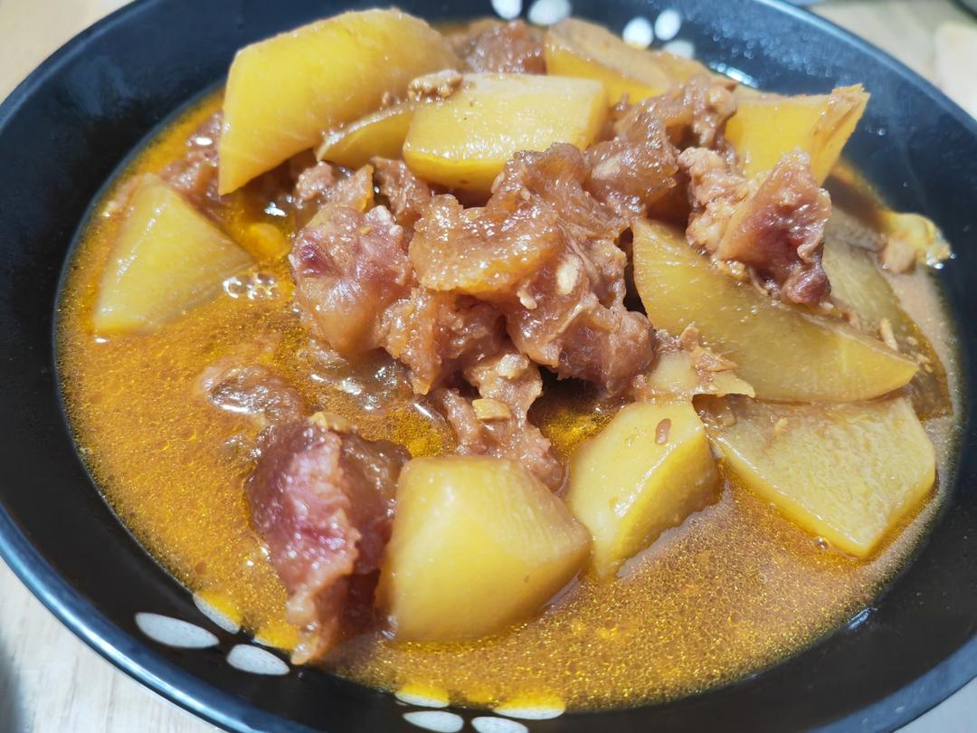 汤都不能放过的萝卜炖牛蹄筋