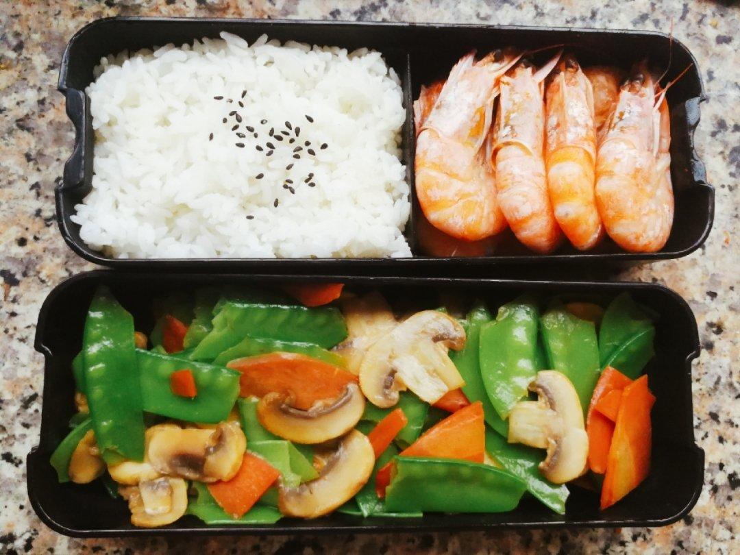 百姓人家——西兰花胡萝卜炒蘑菇