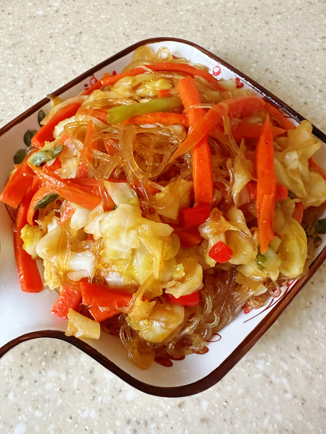 最近爱吃粉丝粉条～包菜炒粉丝