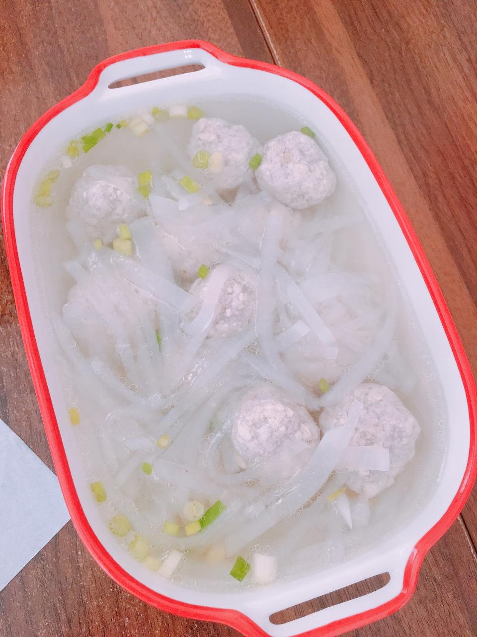 【10分钟系列】白萝卜豆腐圆子汤