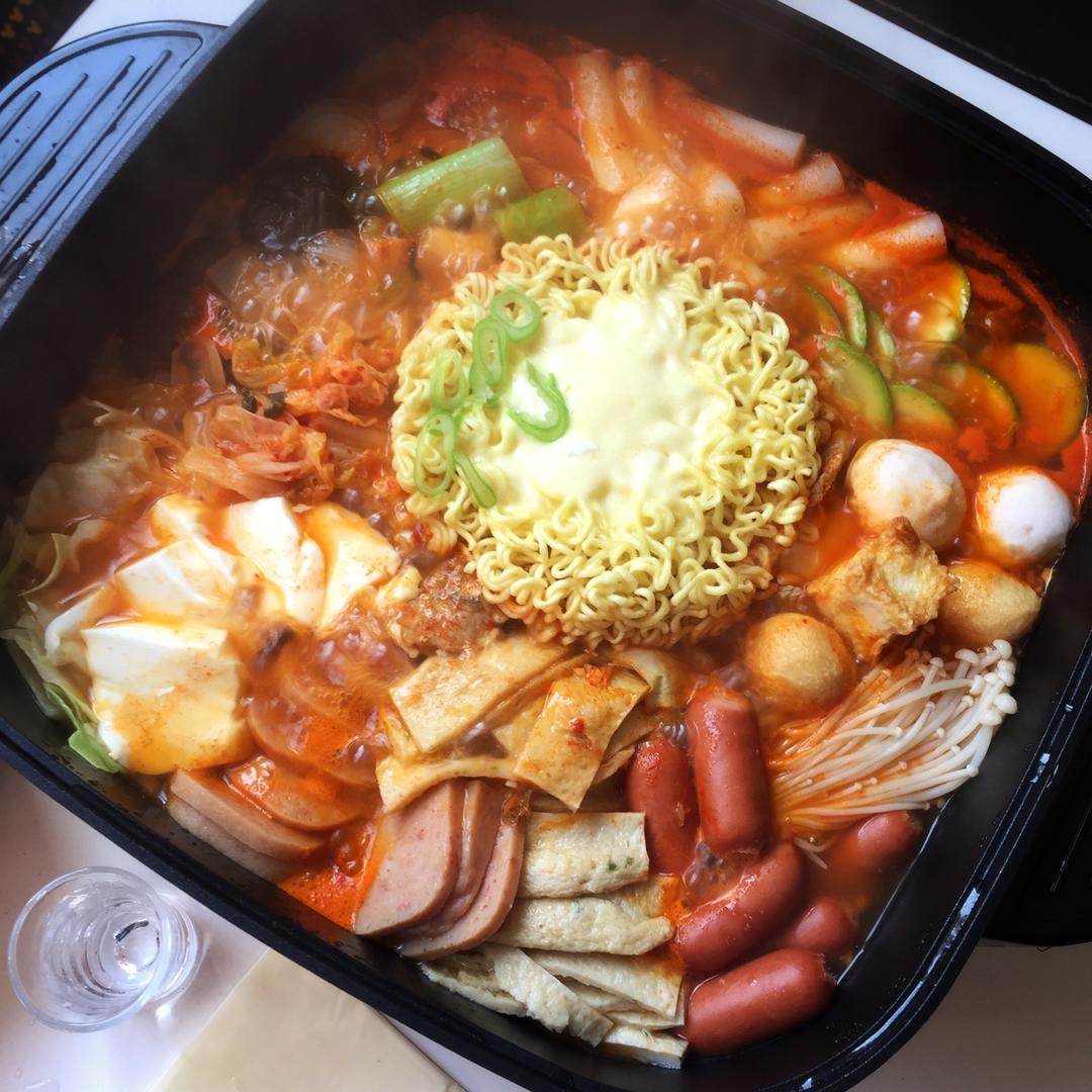 正宗韩式部队芝士锅（부대찌개）