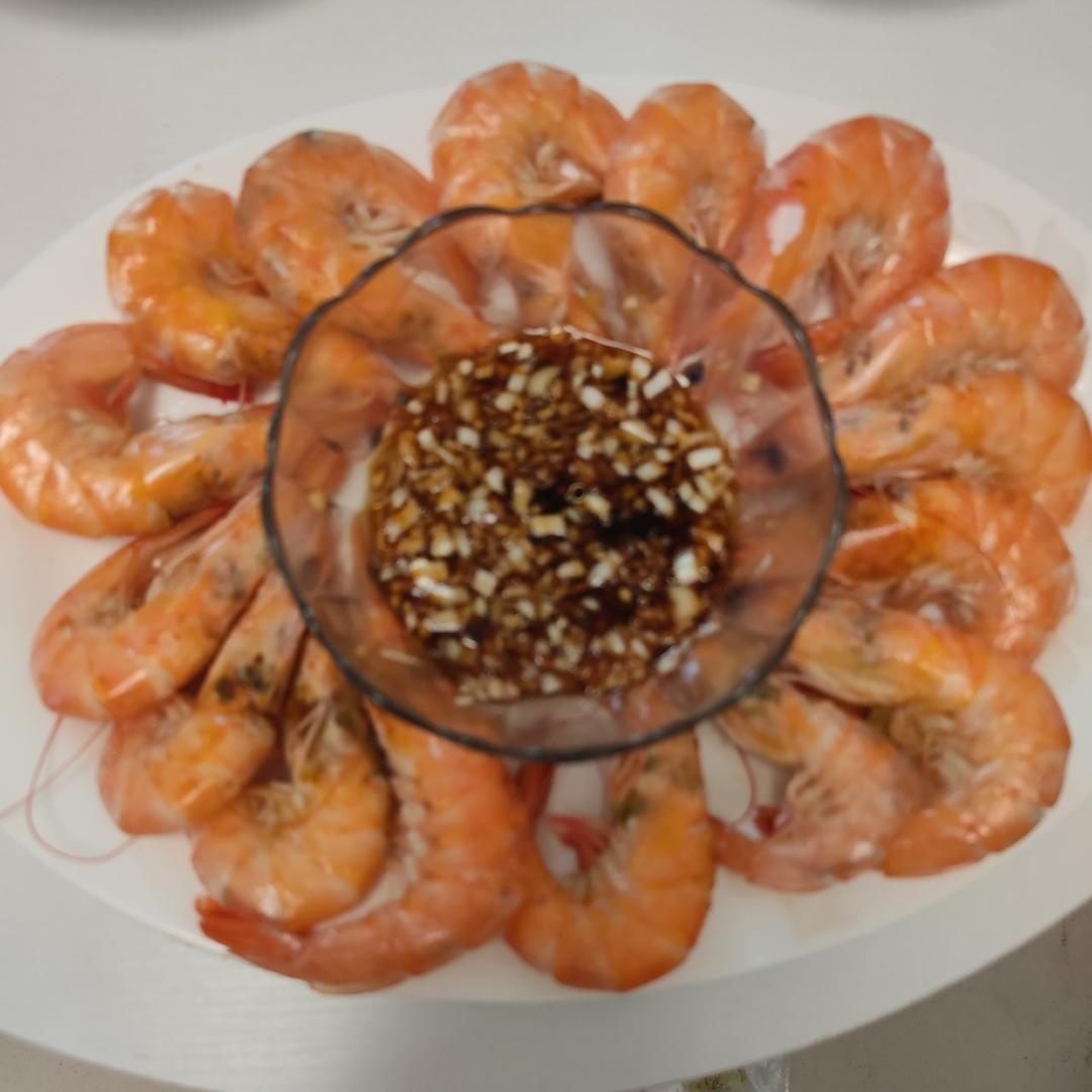 白灼虾~肉质鲜嫩Q弹，酱汁鲜美，烹制简单