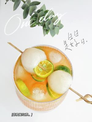 夏日限定，无须另外加糖清甜可口的荔汁嫣红茶的做法 步骤2