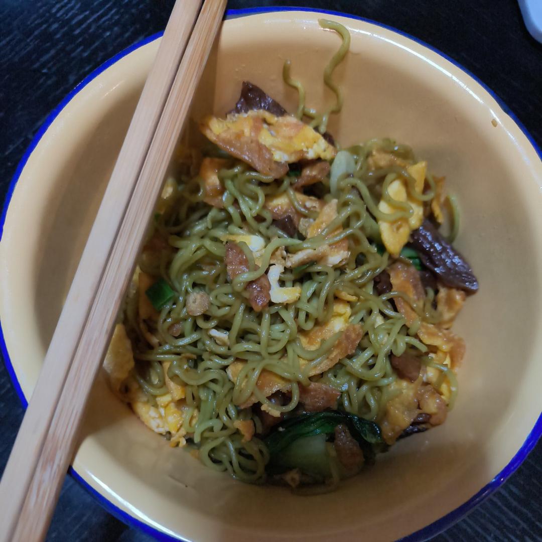 孩子早餐100天不重样！今日食谱：鸡蛋火腿炒面