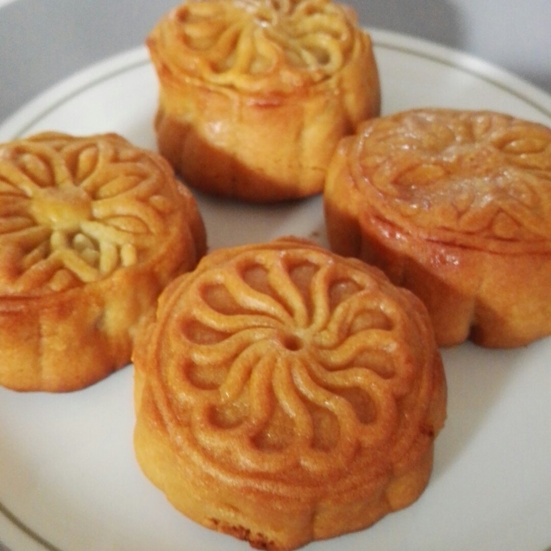 广式月饼—蛋黄莲蓉月饼