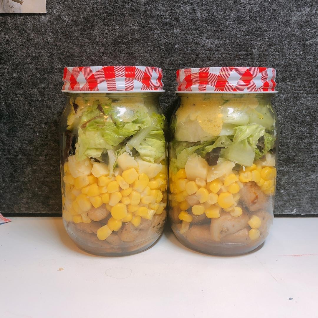 牛油果鲜虾沙拉&辣味牛肉豆腐沙拉&鸡胸苹果芥末沙拉&鹰嘴豆甜椒沙拉